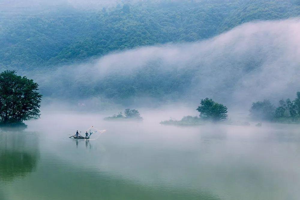 最新人物素材与自然美景的邂逅，内心平和之旅的探寻