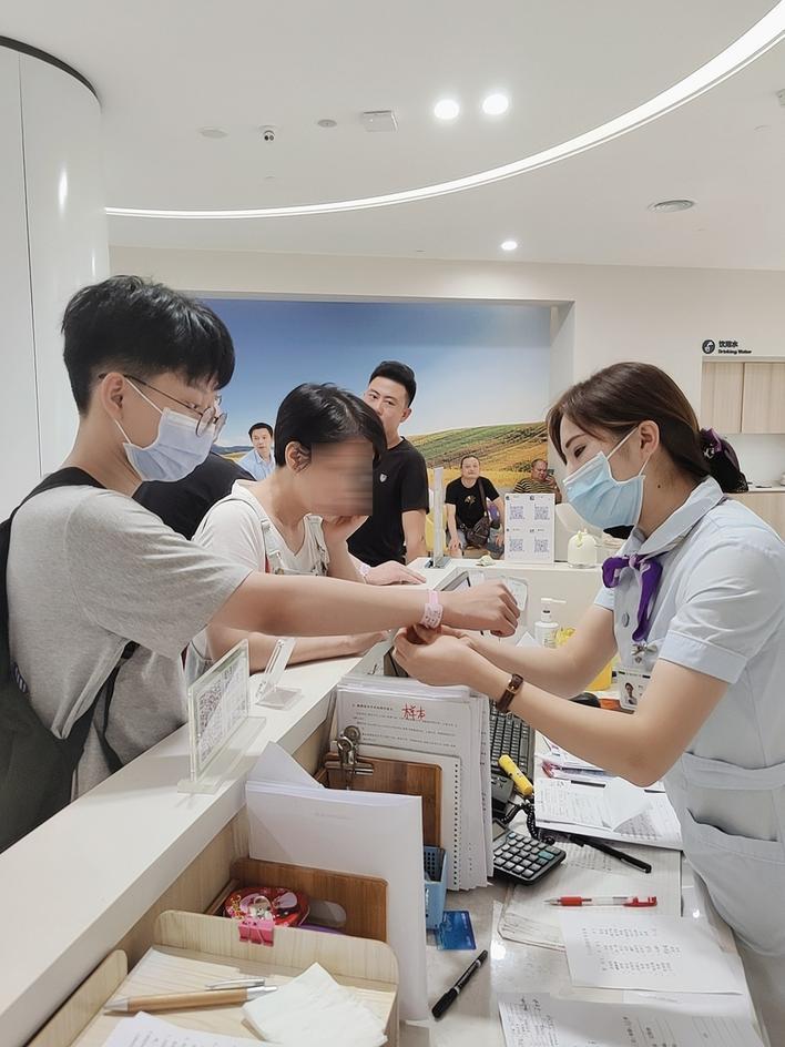 爱尔眼科最新动态，绿色之旅探寻内心平静