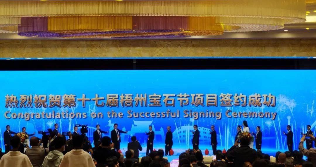 龙元建设引领科技重塑未来，最新消息揭秘新生活蓝图