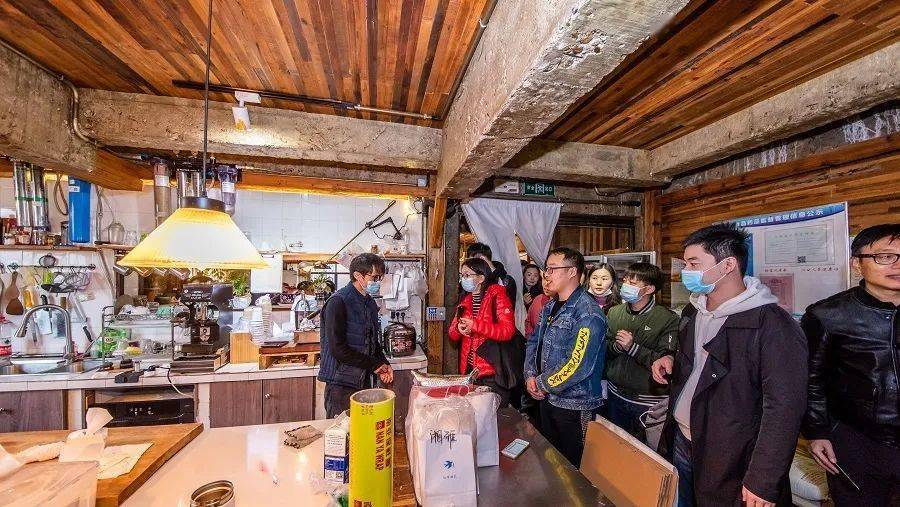 赖财宝最新动态揭秘，小巷深处的宝藏小店
