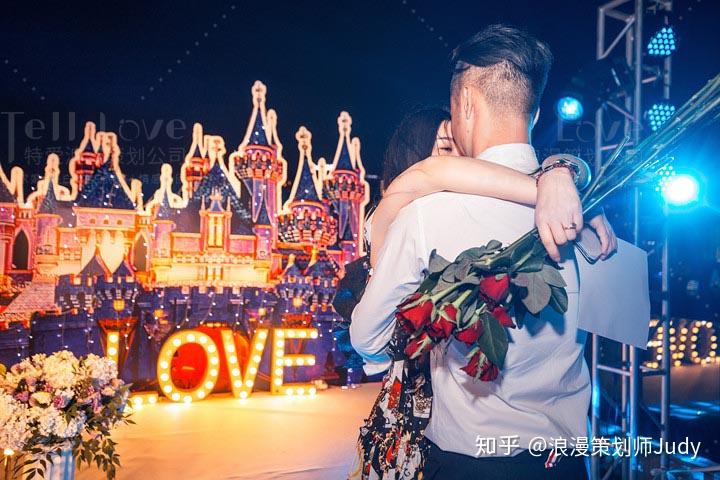 快手最新浪漫求婚片段,快手最新浪漫求婚片段，小巷深处的爱情小店