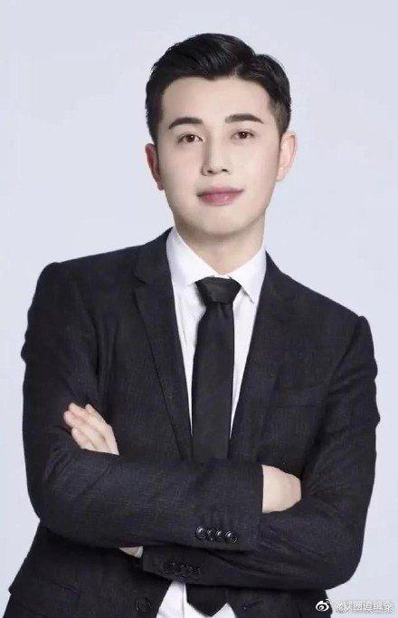揭秘明星助理幕后日常，职责与角色全解析🎉🌟