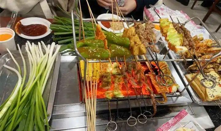 探索信阳小巷深处的独特风味，美食宝藏揭秘