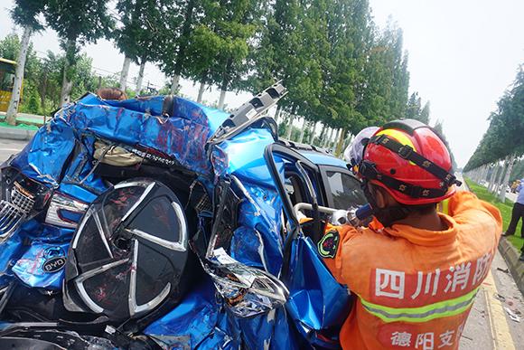绵竹车祸最新消息，深度分析与观点阐述